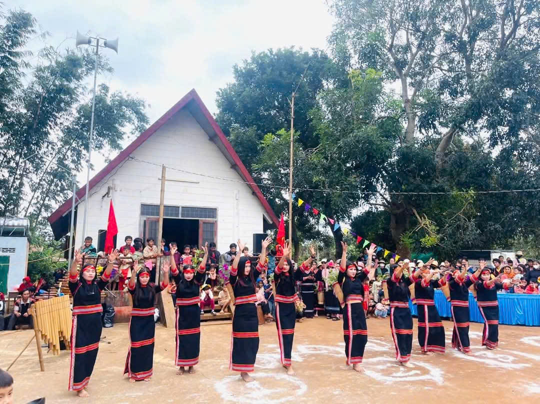 1.1 thieu nu mua